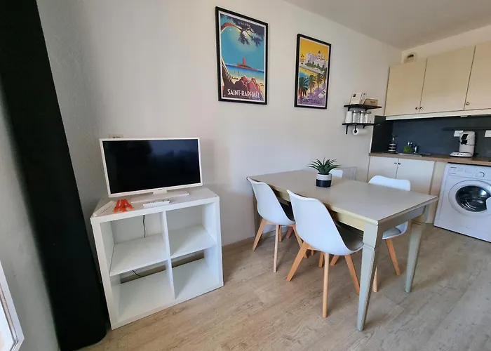 4p Vue Piscine St Raphael Valescure - Au Coeur Des Golfs Apartment *