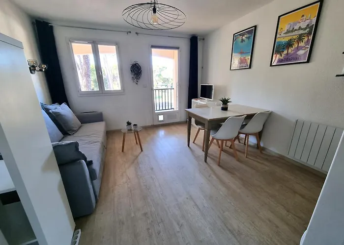 Apartment 4p Vue Piscine St Raphael Valescure - Au Coeur Des Golfs *